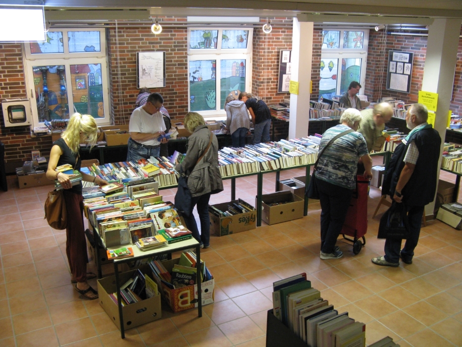 Bücherflohmarkt © Stadtbücherei